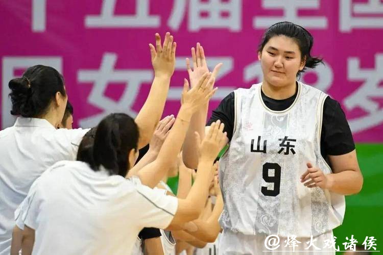 “小巨人”张子宇迎来WCBA首秀 “小巨人”张子宇迎来WCBA首秀